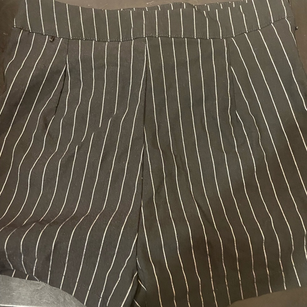 Rue 21 skorts sz small - Picture 3 of 5